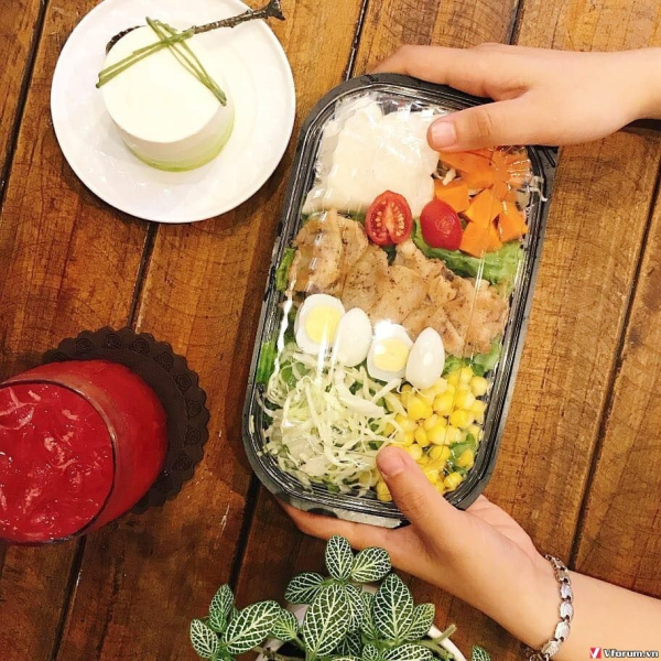 HỘP NHỰA HT17 ĐẾ ĐEN